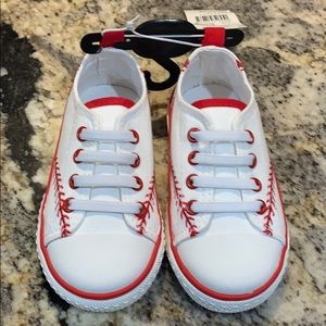 NWT toddler size 6 baseball shoes
